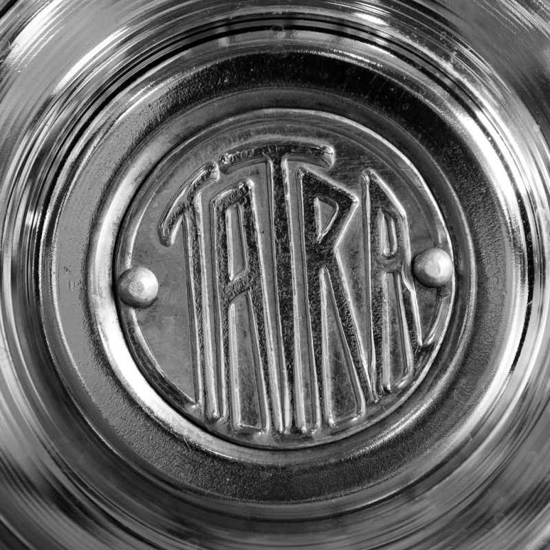 IMAGE: http://i225.photobucket.com/albums/dd205/dly17/utility/IMG_1343aBWsqresized.jpg