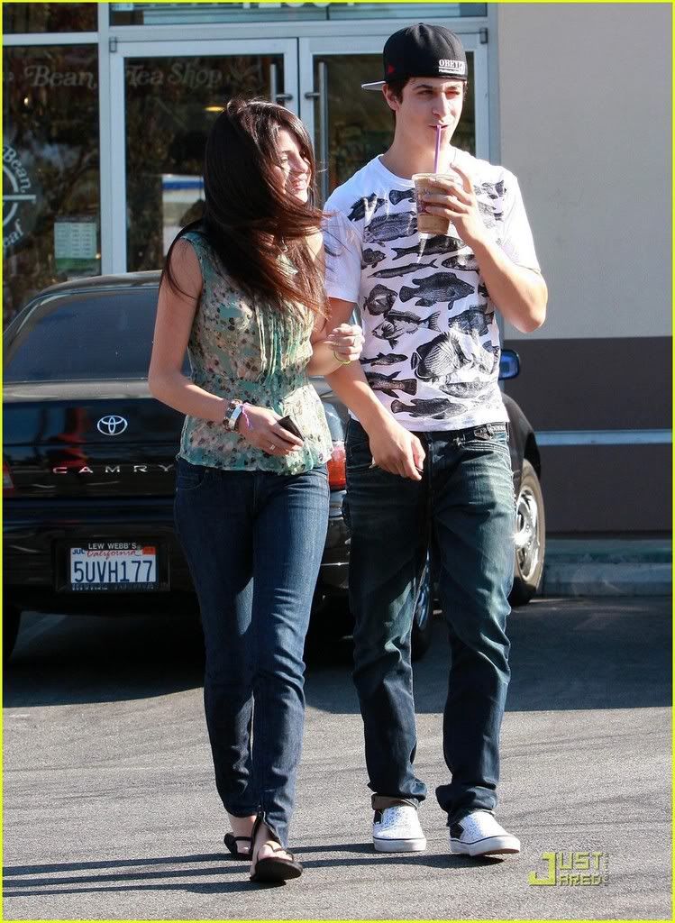 Dalena Shippers Selena Gomez And David Henrie It's Friendship But It