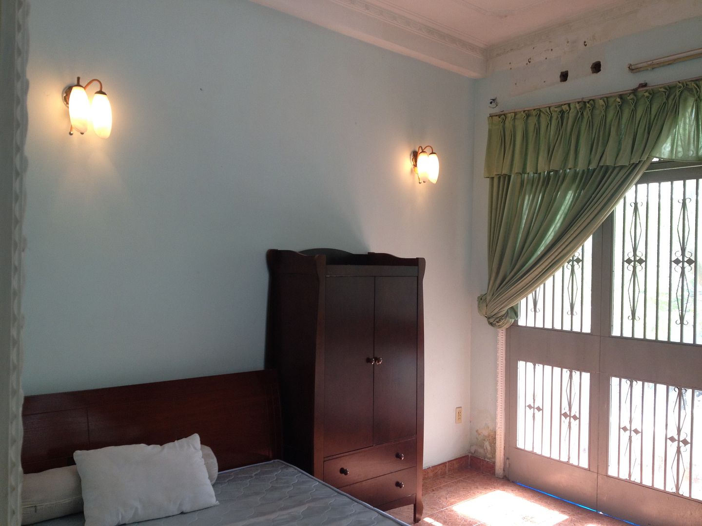 Cần cho thuê phòng đôi (đường đề thám - khu phố tây - quận 1) - 2