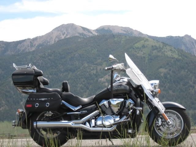 JDsandLorasYellowstonetripandIro-6.jpg