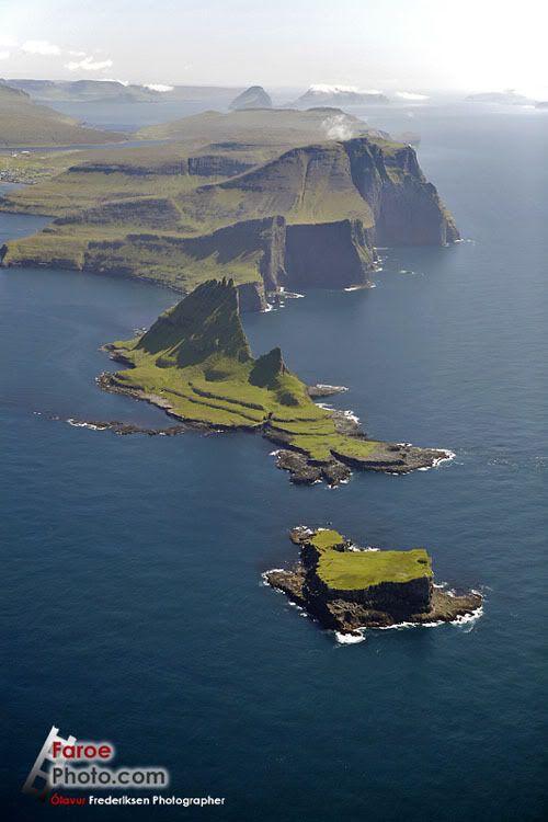 Faroe Islands, Tindhólmur