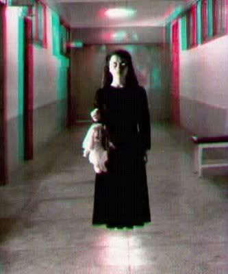 Pegadinha do 
fantasma da menina no corredor