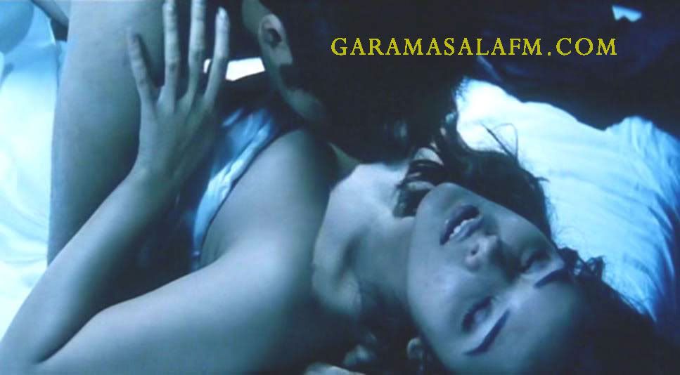 priyanka chopra hot bed scene manner