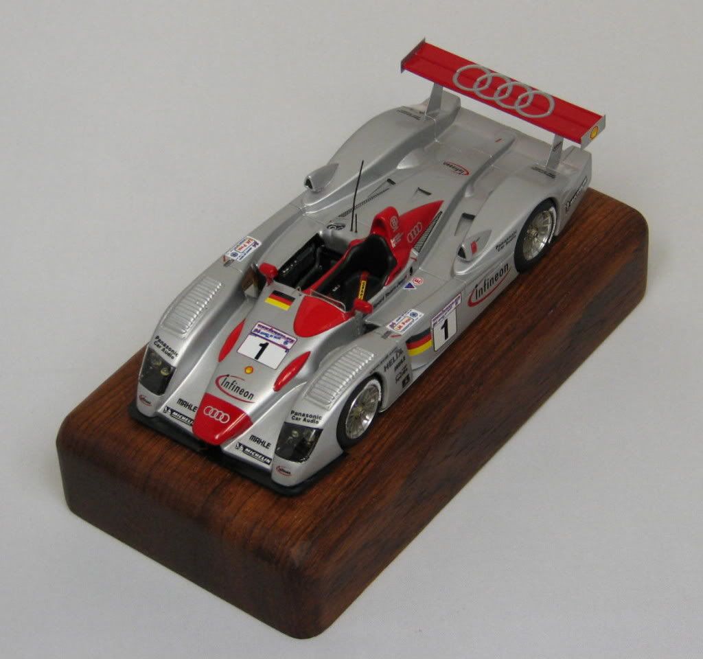 AudiR8RLeMans01winner003.jpg