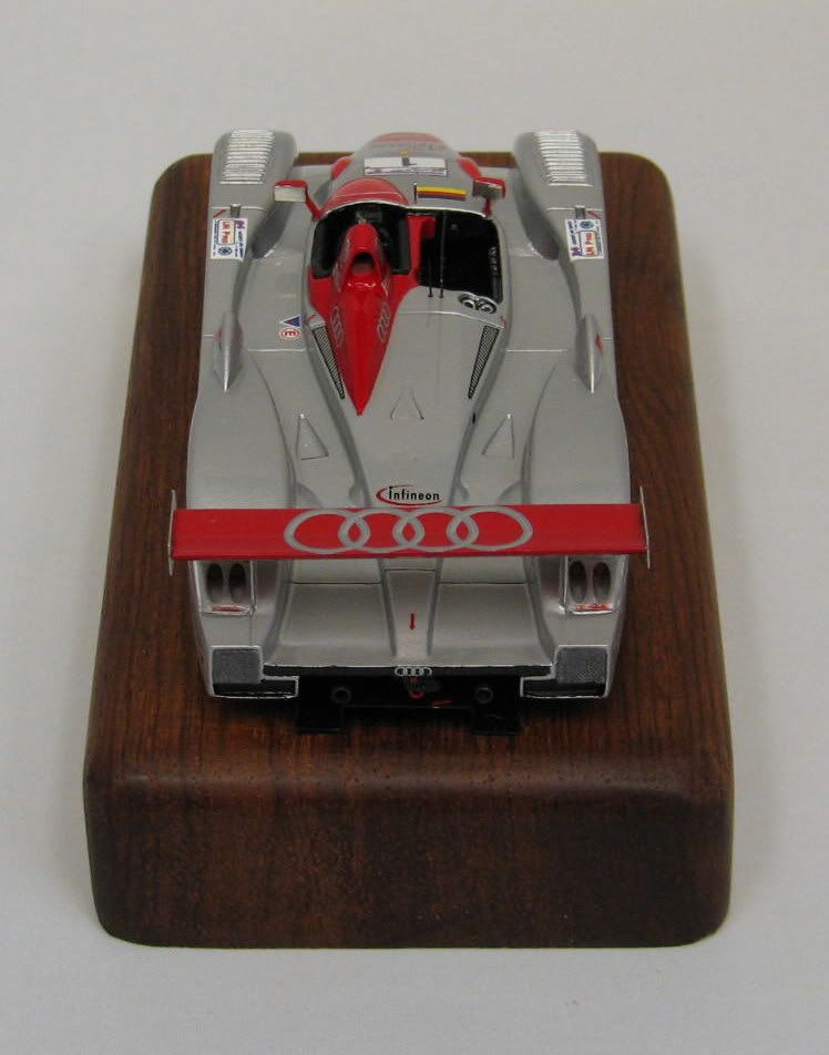 AudiR8RLeMans01winner005.jpg